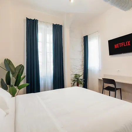 Apartman Adelante *